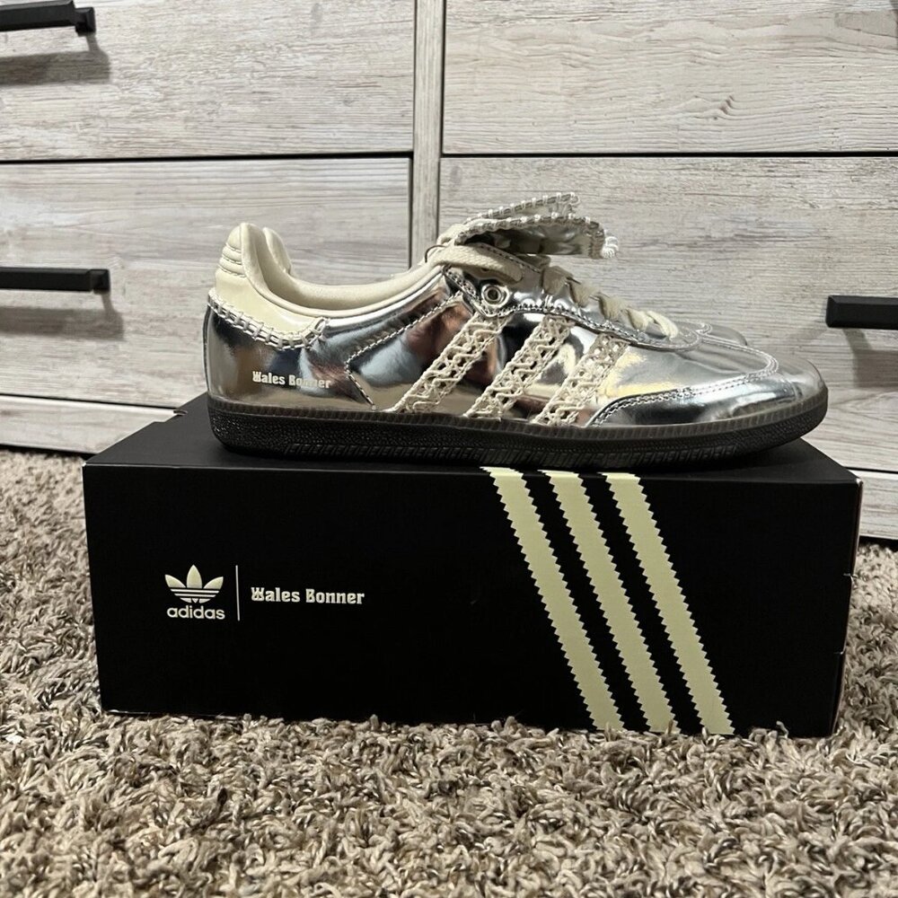Adika Silver Sneakers Retro Style